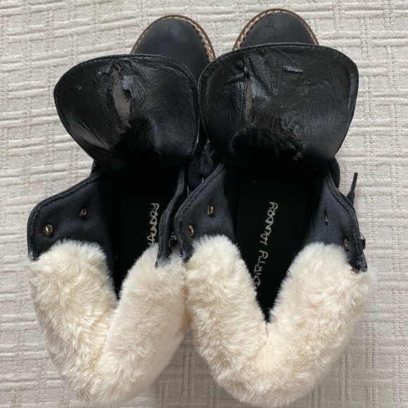 Dirty Laundry shearling black boots. - Picture 9 of 11